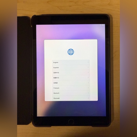 Apple iPad 9th Gen 64GB - Space Gray Black iOS 18.6.2 includes New Case! - Picture 3 of 12